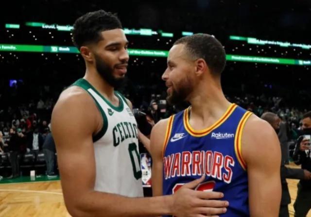 博鱼电竞-【观察】总决赛双方各位置对比 勇士替补更占优势？