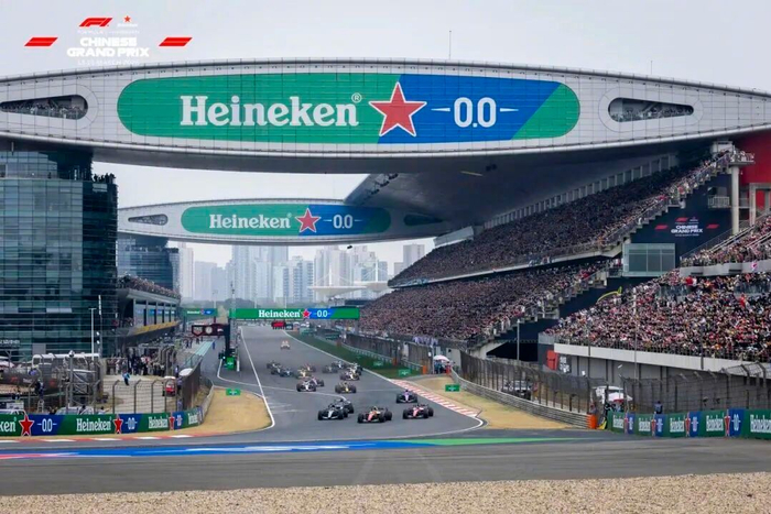 博鱼电竞官方app-2026上海F1大奖赛落幕,梅赛德斯包揽冠亚军,三天观赛23万人次|宝山|中国大奖赛|Formula 1|刘易斯·汉密尔顿|乔治·拉塞尔_新浪体育_新浪新闻